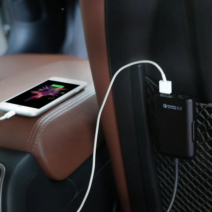 Chargeur rapide 4 ports USB pour voiture